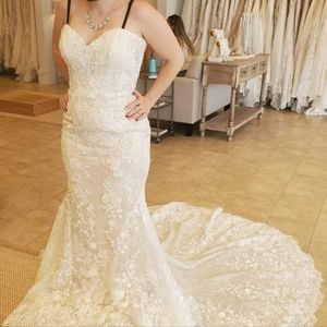 Martina Liana -- Style 1018 -- Sample size/size 10